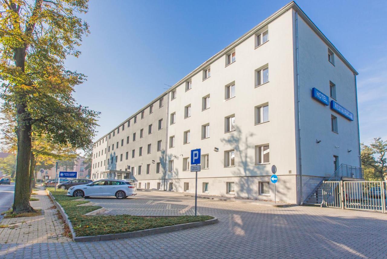 Hotel Labedy Gliwice Esterno foto