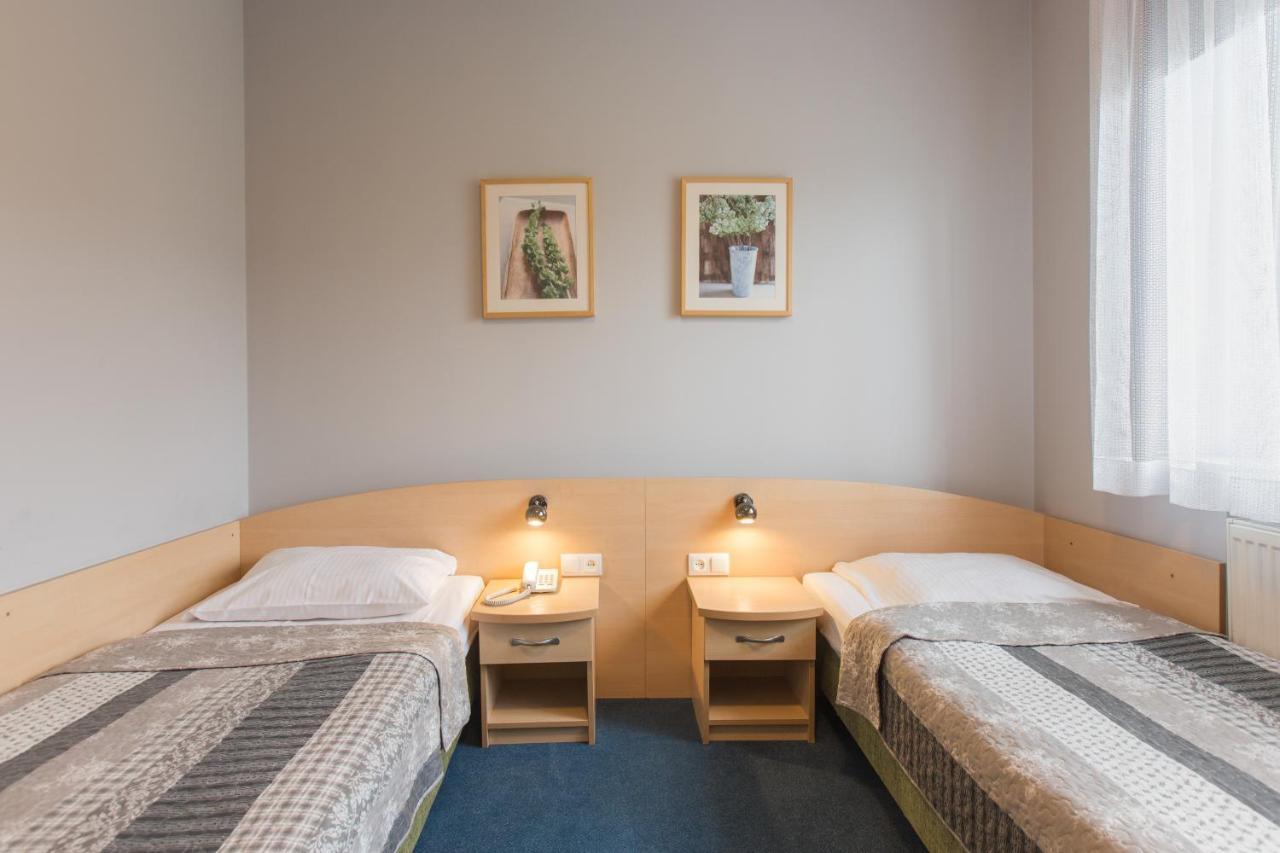 Hotel Labedy Gliwice Esterno foto