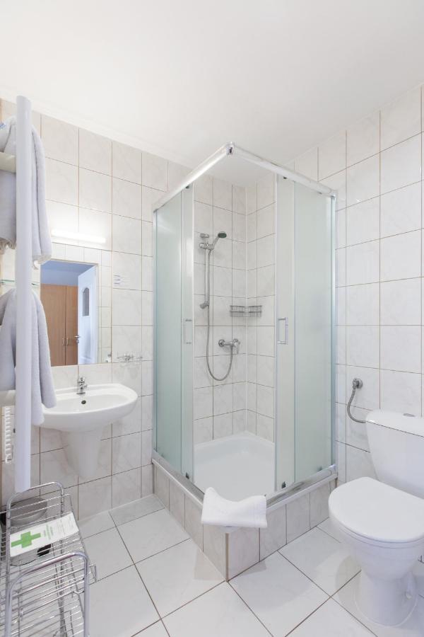 Hotel Labedy Gliwice Esterno foto