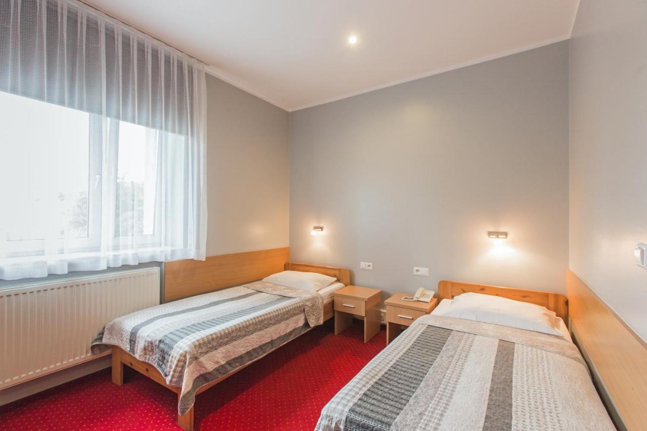 Hotel Labedy Gliwice Esterno foto