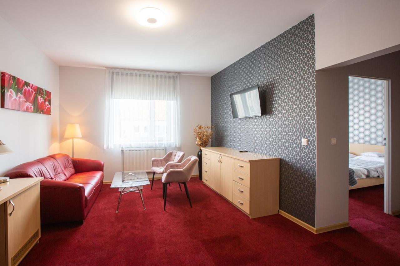 Hotel Labedy Gliwice Esterno foto