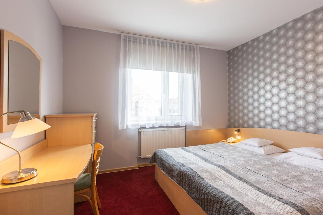 Hotel Labedy Gliwice Esterno foto